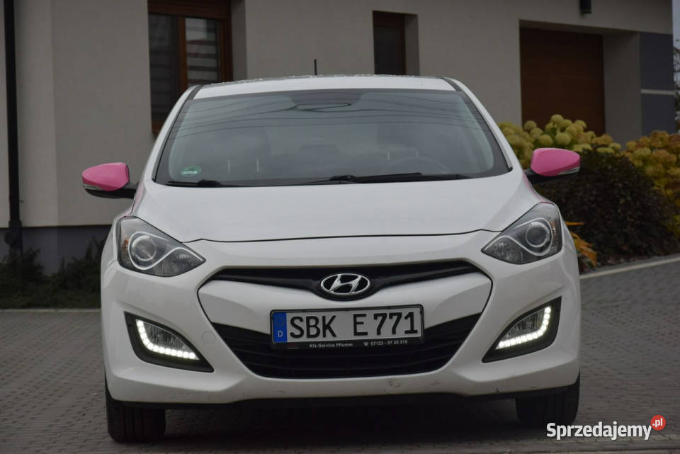 Hyundai i30 14B 2015r Navi Kamera 121 podkarpackie Majdan Sieniawski