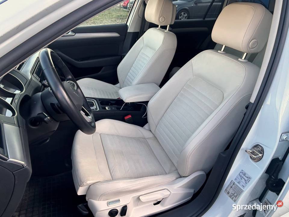Passat TSI Salon DSG Alcantara bezwypadkowy fv23 Warszawa