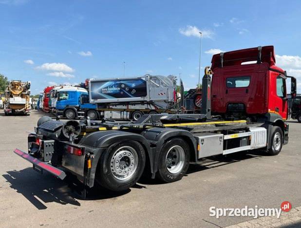 Hakowiec Mercedes nie