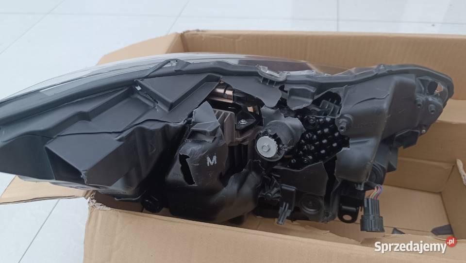 Infiniti Q60 lampa lewy przód USA uszkodzona Oświetlenie Grudziądz