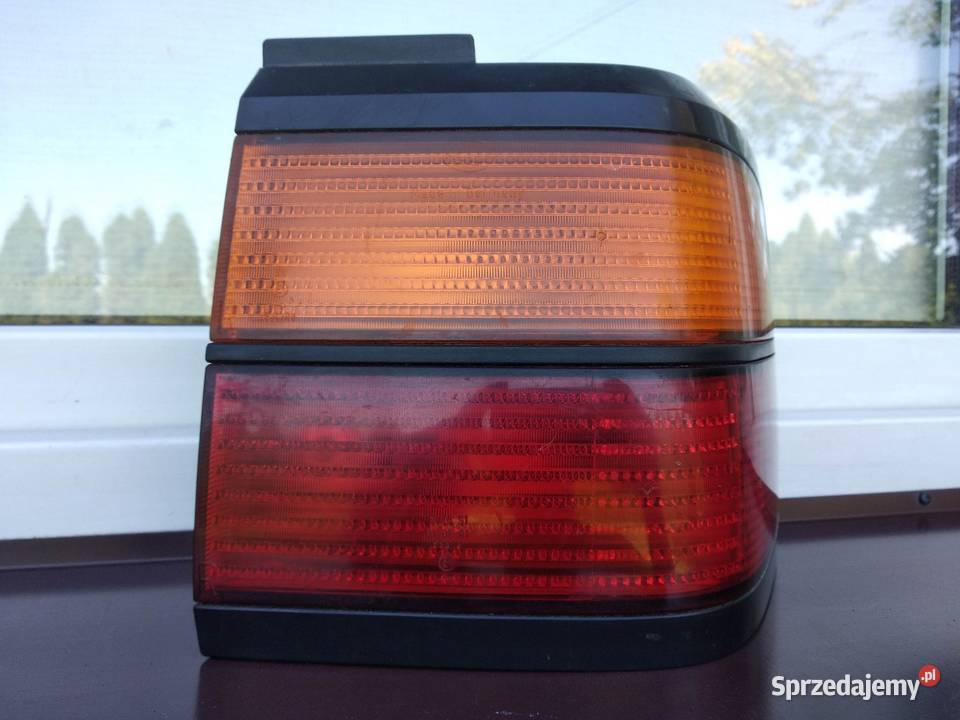 VW Passat B3 sedan lampa tył tylna prawa narożna łódzkie Sieradz