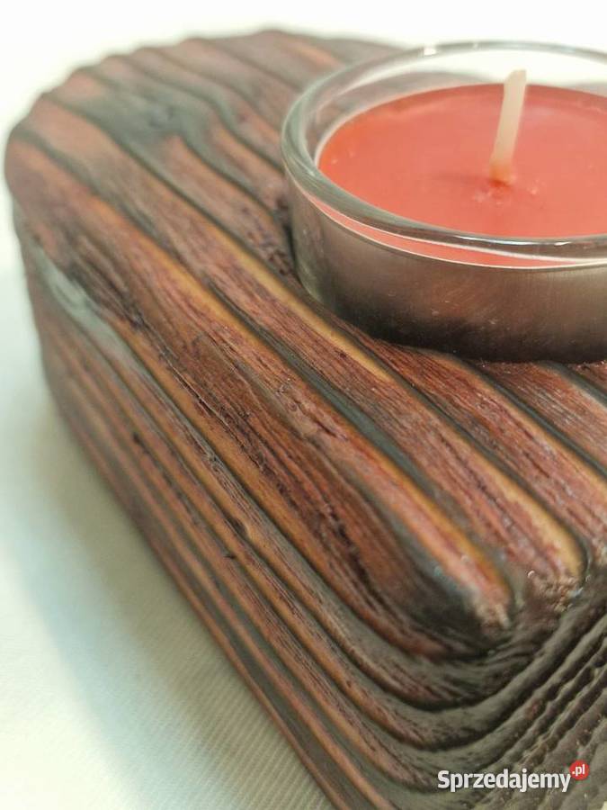 Świecznik drewniany serce wiśniowy na tealight czerwony
