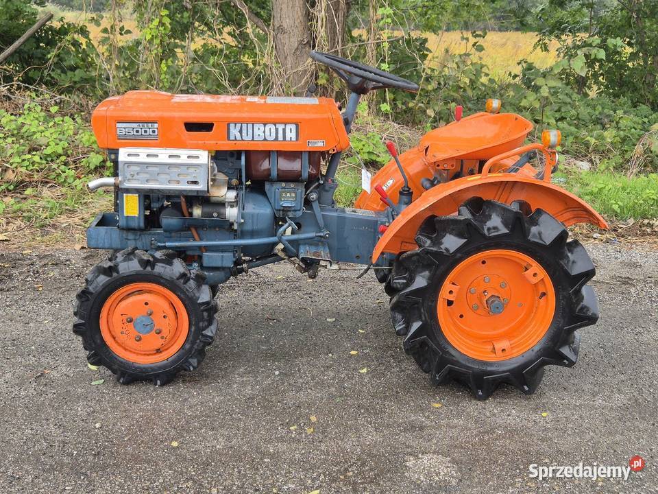 Traktorek traktor KUBOTA B5000D 9 44 Napęd 4x4 Małuszyn