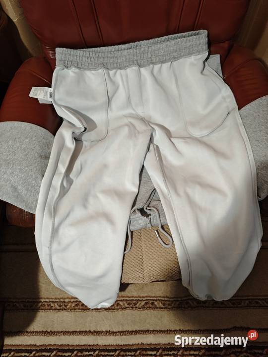 sprzedam dres komplet popielaty Rozmiar uniwersalny Gorlice