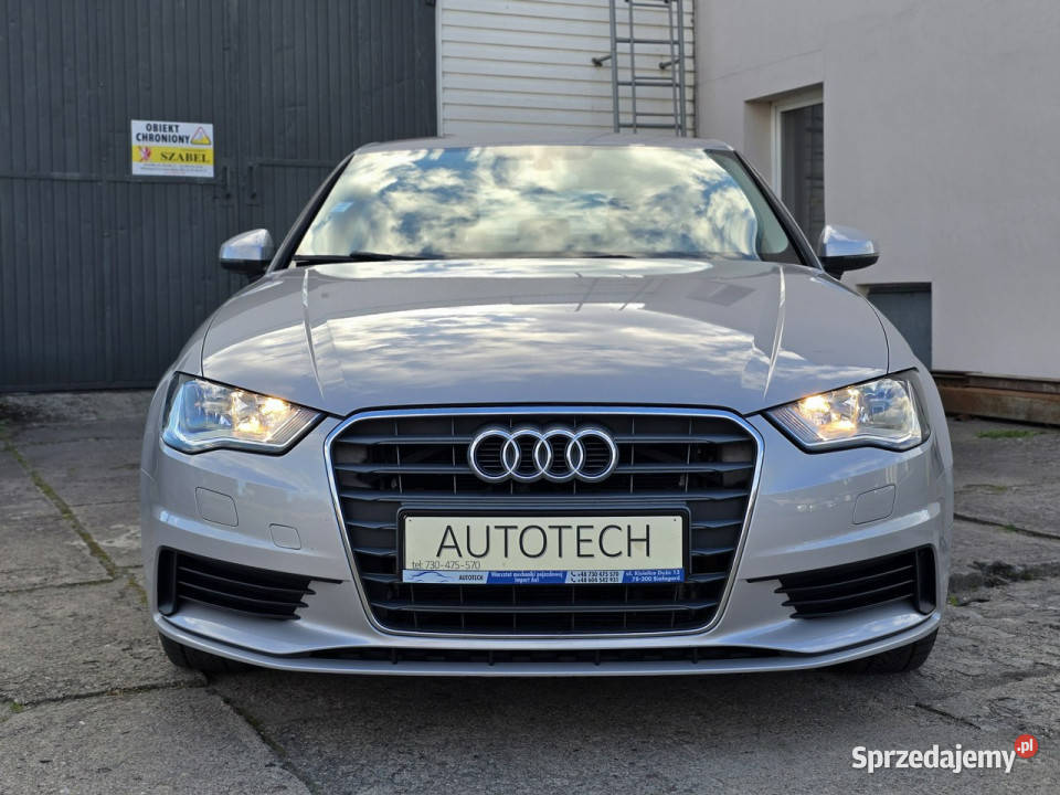 Audi A3 sedanoryginalny lakierślicznaserwis 8V światła do jazdy dziennej Białogard sprzedam