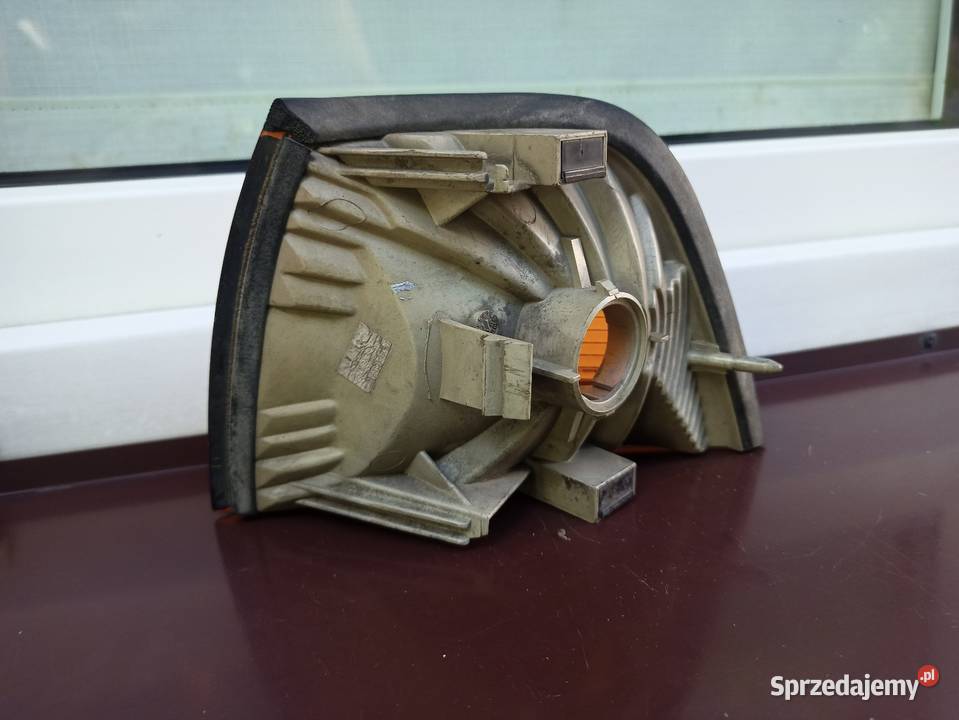 BMW E36 kierunkowskaz kierunek migacz prawy Sieradz sprzedam