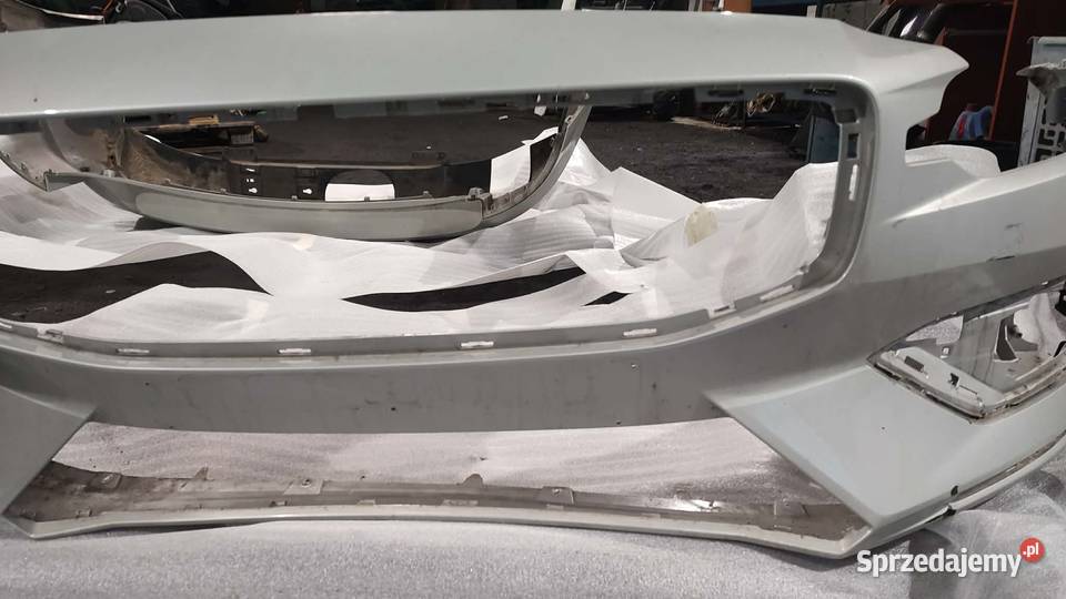 Zderzak przód przedni v60 II 18 lak 726 wielkopolskie Książ Wielkopolski