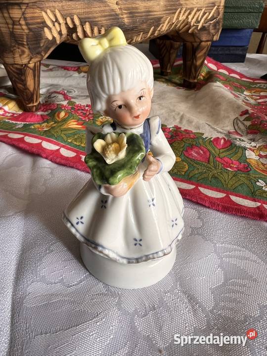 Porcelana Vintage dziewczynka Bytom