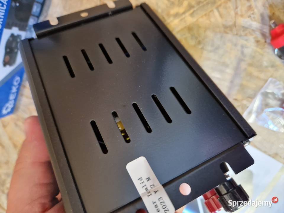 Przetwornica napięcia 12V230V 250500W geko