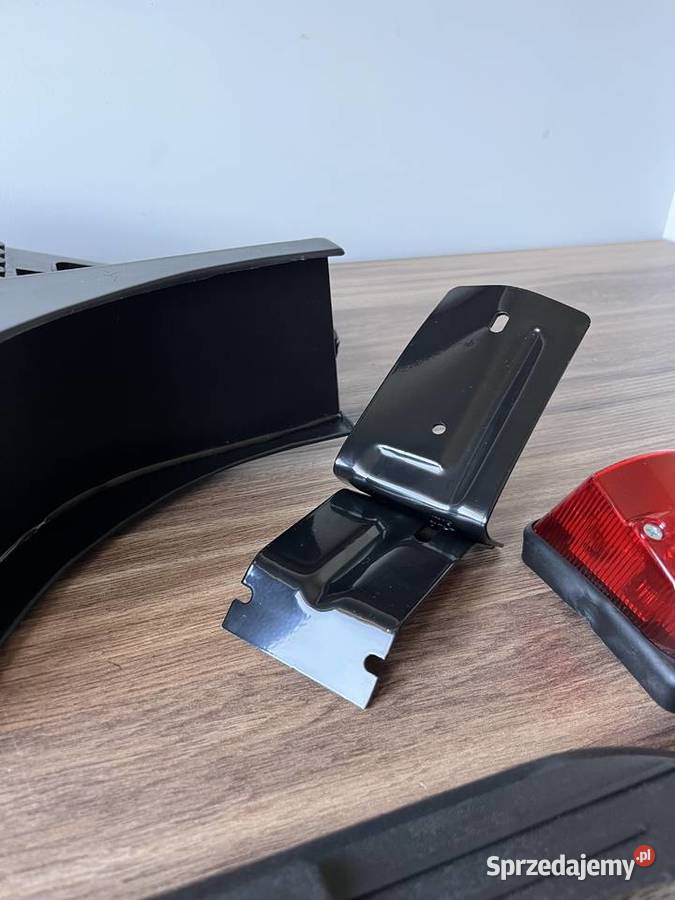 NOWY POLSKI KOMPLET ZESTAW PLASTIKÓW BAGAŻNIK Motoryzacja sprzedam