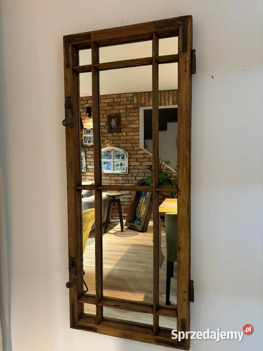 Lustro w oknie stara rama okienna mazowieckie Płońsk