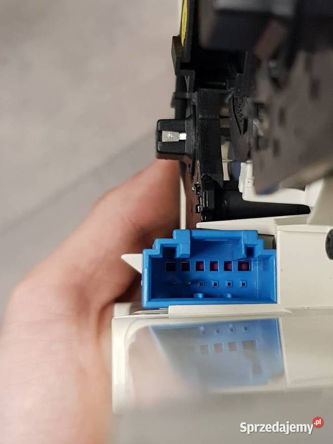 Lampka podsufitki do Audi a4 b8 kod części 8t0