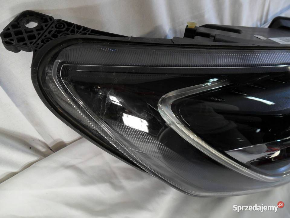 REFLEKTOR PRZÓD STRONA PRAWA FORD FOCUS osobowe Nowy Tomyśl sprzedam