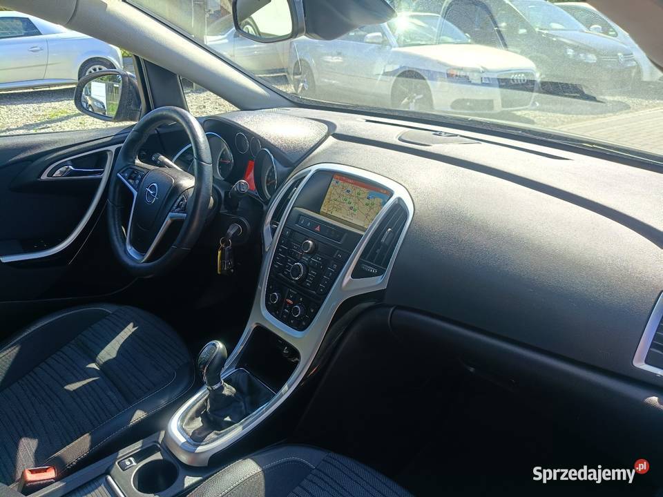 Opel Astra J 14 TURBO 140 Super Stan reflektory ksenonowe