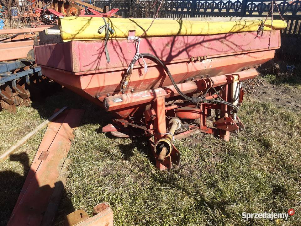 Rozsiewacz kuhn Nowe Skalmierzyce sprzedam