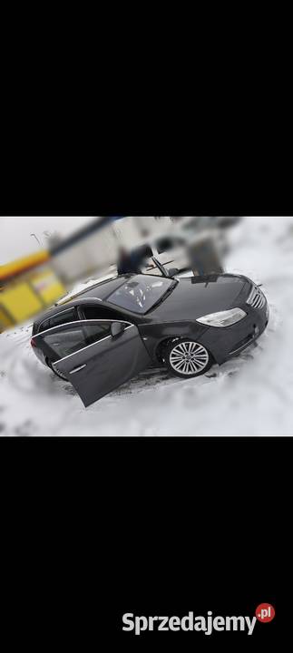 Opel Insignia szary sedan okazja Rok produkcji 2011 Słupsk