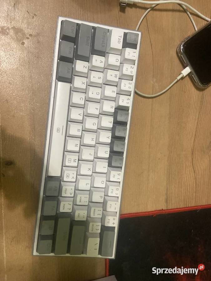 Sprzedam klawiaturę redragon k617 fizz RGB sprzedam