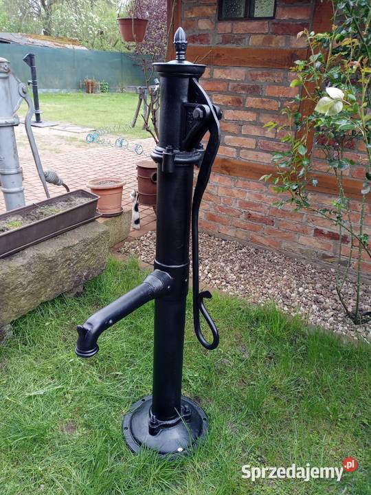 Zabytkowa pompa renowacji Abisynka Nowy Tomyśl