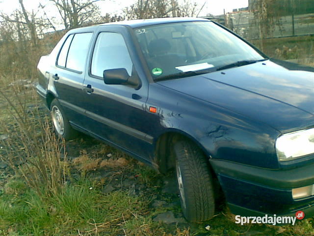 VW VENTO nieuszkodzony Skała