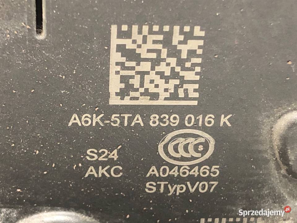 ZAMEK DRZWI PRAWY TYŁ VW GOLF VII Hatchback osobowe