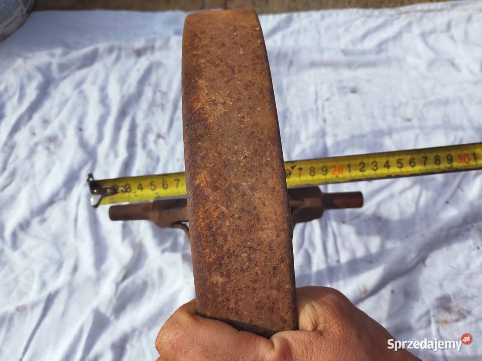 Stare metalowe koło taczki Połczyn-Zdrój