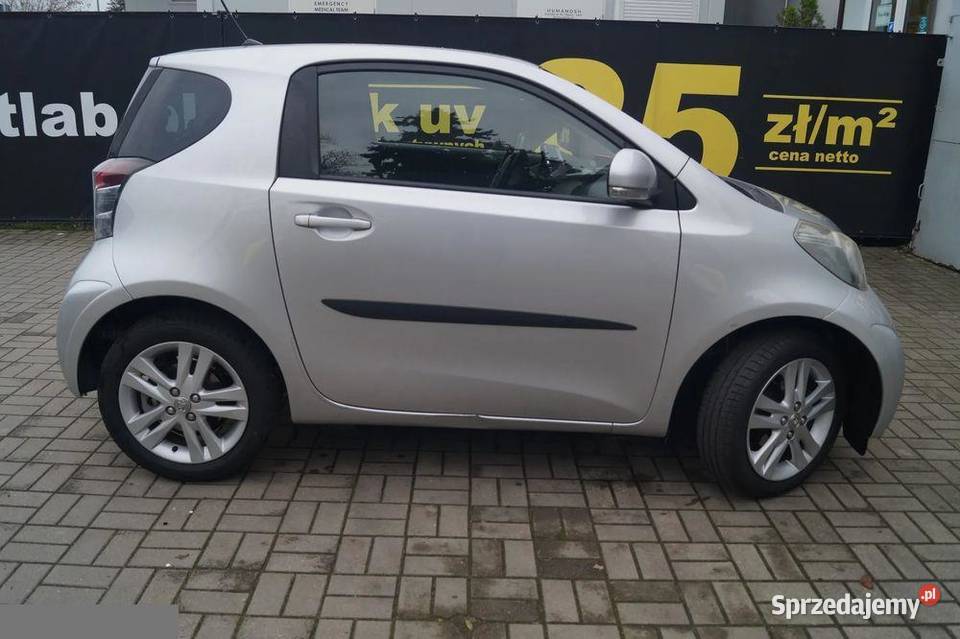 Toyota iQ 133 Plus CVT 98 2011r faktura VAT23 Warszawa
