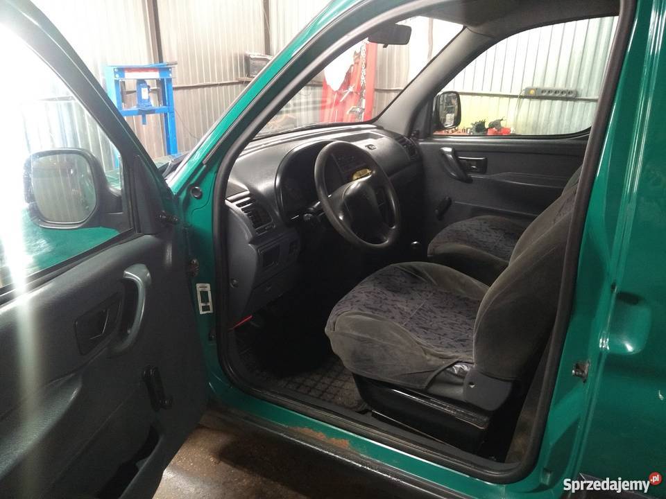 Tani niezawodny i ładny dostawczak Antoniówka