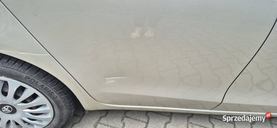 Toyota Yaris II 13 133Salon 70 GarażowanyZłoty Warszawa