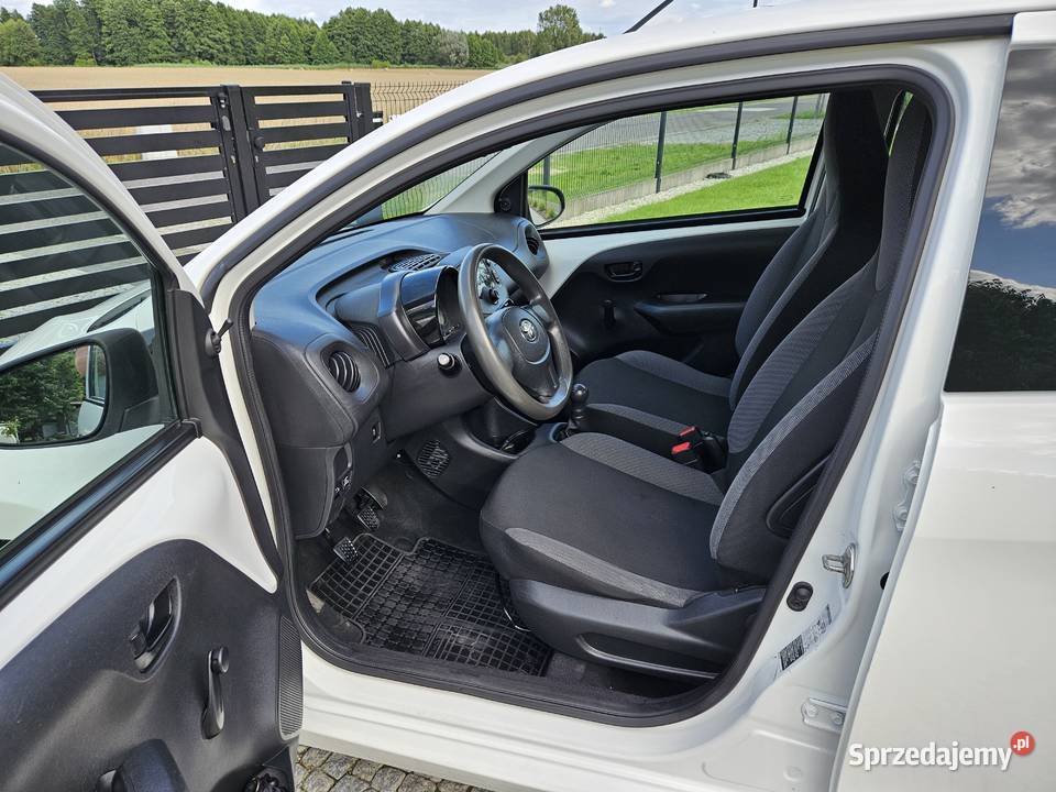 TOYOTA AYGO SalonPL 1WŁ 2020 10 LPG 72 160919 4/5 Sieradz