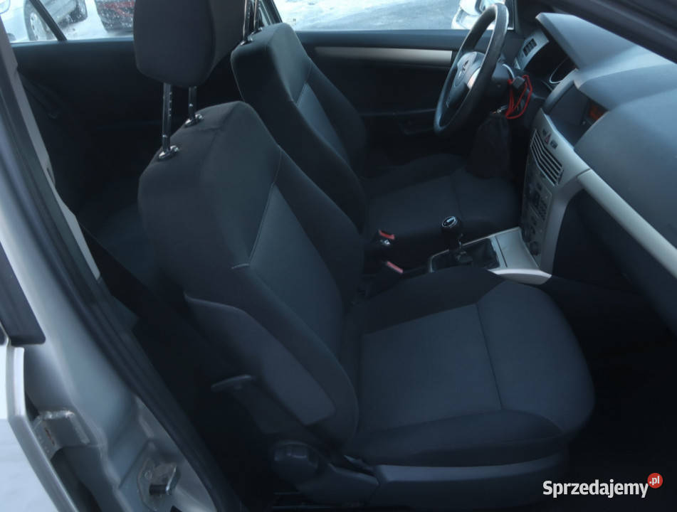 Opel Astra 14 16V Rok produkcji 2007 Astra Astra Łódź