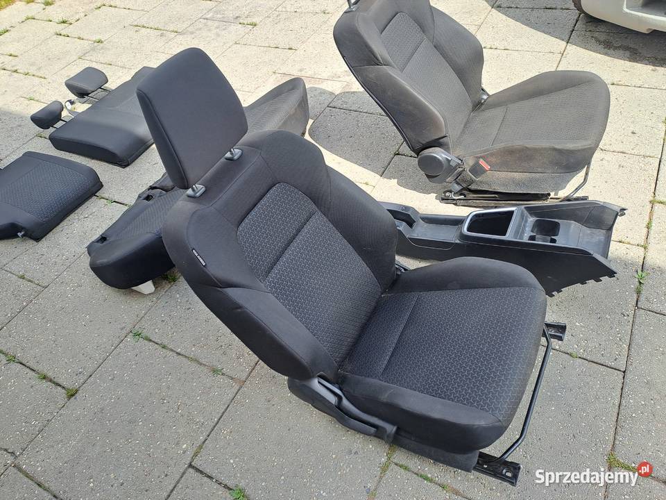 Suzuki Swift MK8 5D komplet podgrzewanych foteli śląskie