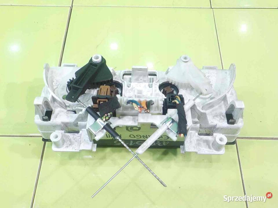 BERLINGO II III 16 HDI 10r panel klimatyzacji Suków