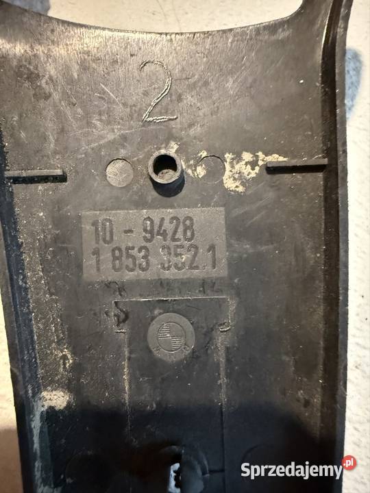 Osłona prawa pasa fotelu e12 e23 e28 OE 18533521 Mszana