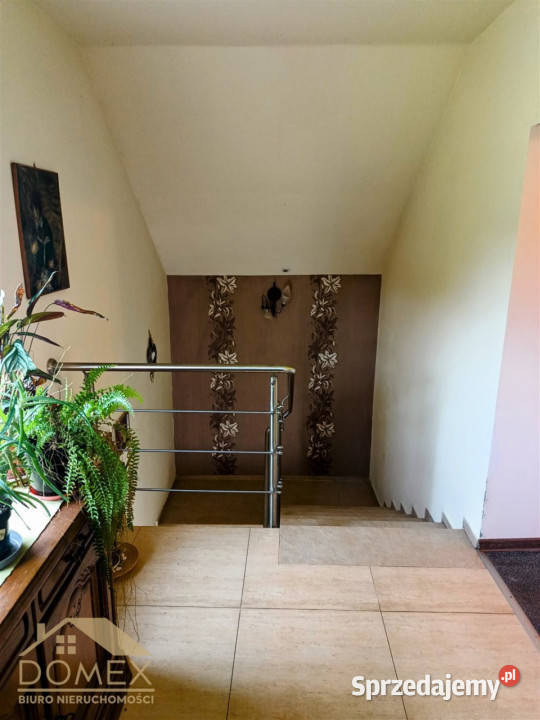 sprzedaży domu wolnostojącego 256m2 Pogrzebień sprzedam