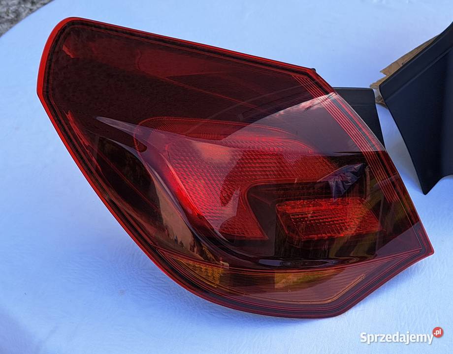 LAMPA LEWY PRAWY TYŁ OPEL ASTRA J IV HB 13306459 Lampy tylne Mielęcin sprzedam