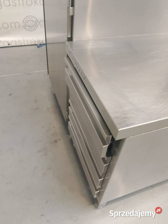 STÓŁ Z MIEJSCEM POD URZĄDZENIE Z OBNIŻONYMI Gastronomia