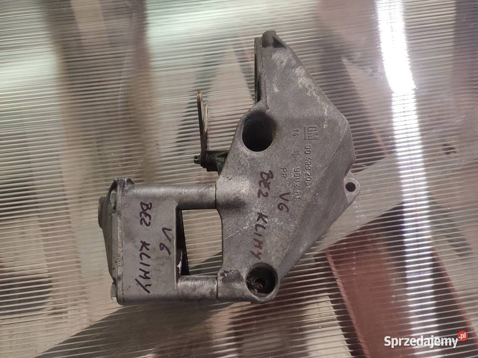 Łapa silnika C25XE bez klimy calibra Vectra A