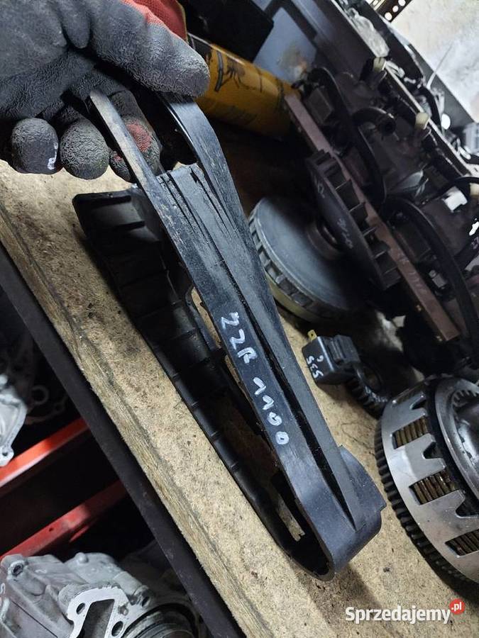 Kawasaki ZZR 1100 ślizg łańcucha guma wahacza