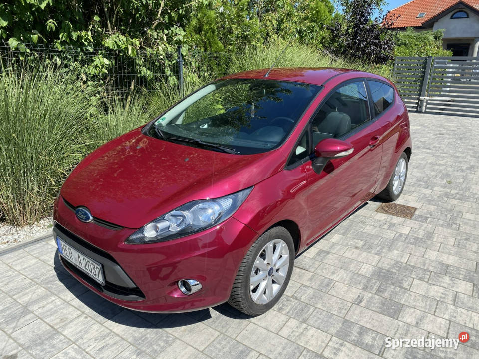 Ford Fiesta z LPG nowa Niski oryginalny przebieg światła przeciwmgielne wielkopolskie Poznań