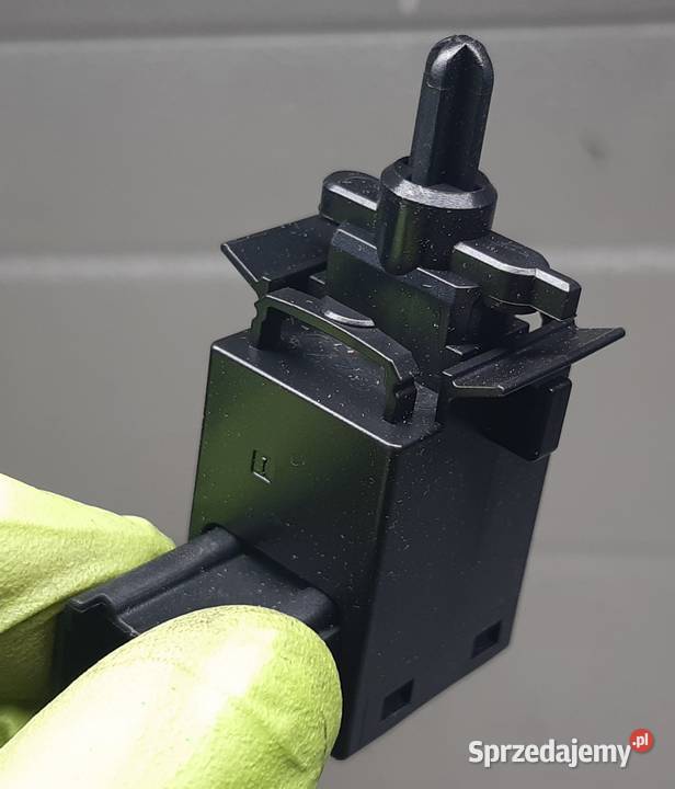 WŁĄCZNIK ŚWIATEŁ STOP OPEL ANTARA A MOKKA Mielęcin