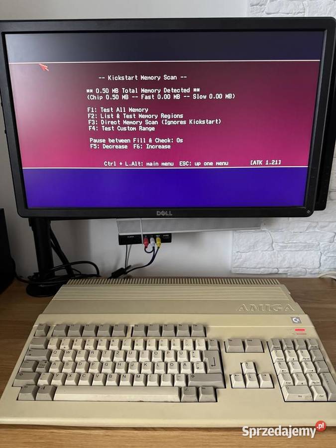 Amiga 500 sprawna działa gry uruchamiają się Warszawa sprzedam