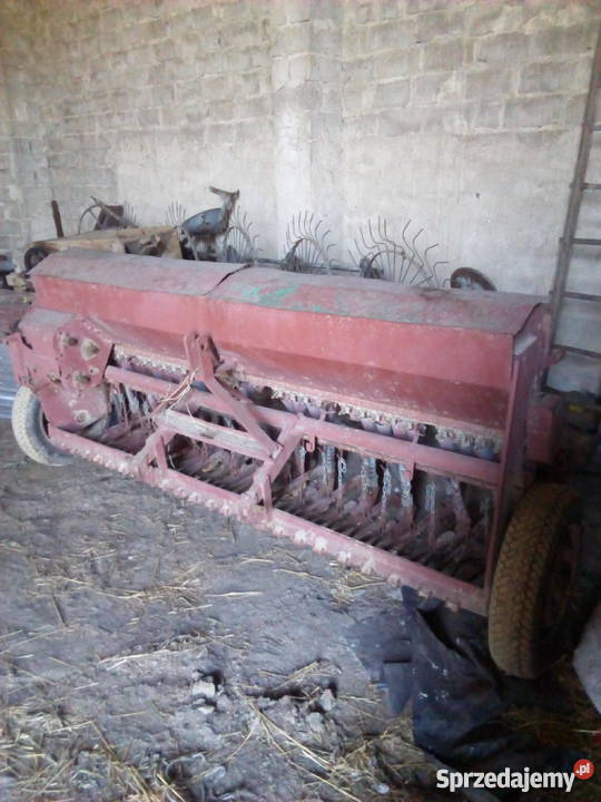 Kombajn zbożowy CLASS brony siewnik orkan wozy Kłobuck