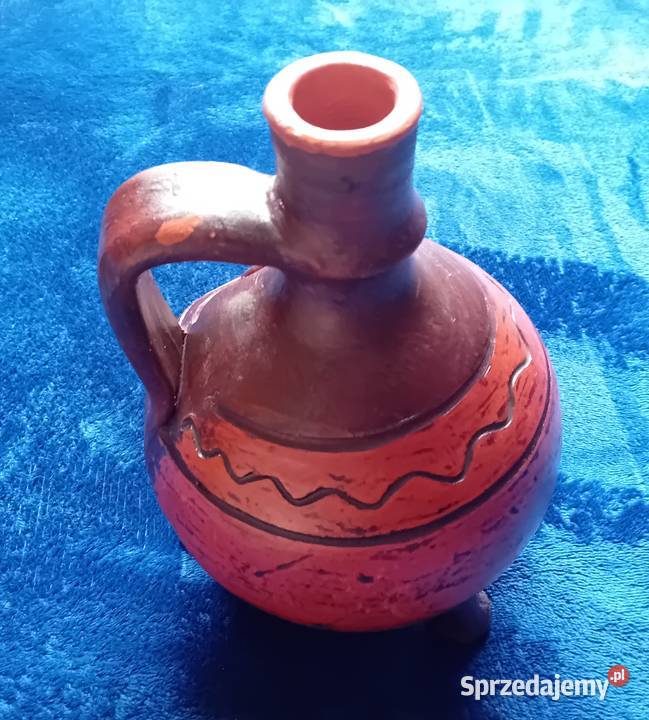 Ręcznie formowana karafka na 3 nóżkach Ceramica wielkopolskie Koźminek