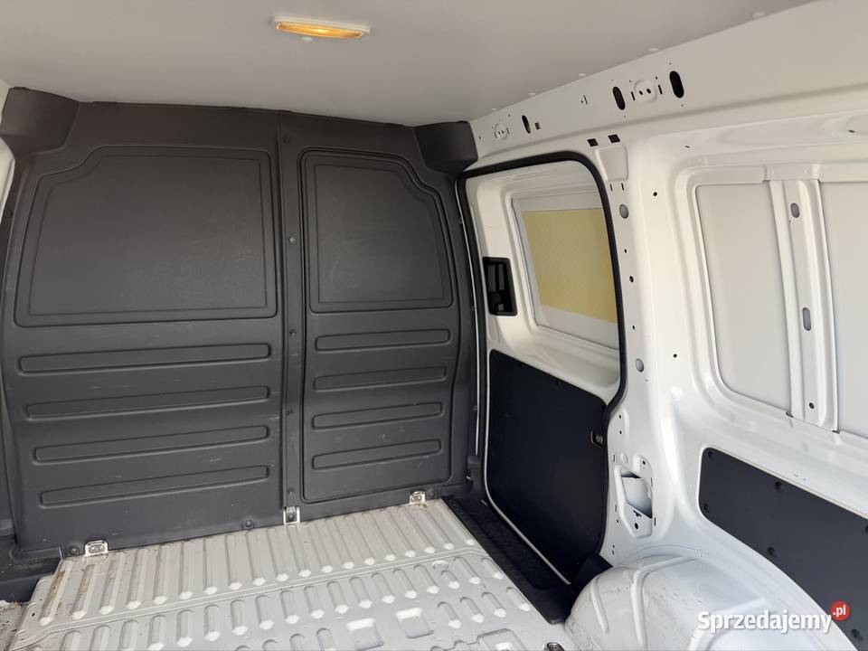Vw Caddy 2017 niski przebieg Polski salon nowy Opole sprzedam