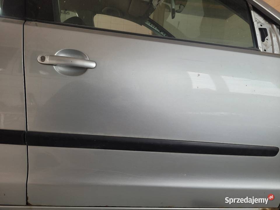 Drzwi prawy przod LA7W vw polo osobowe Ciechocinek