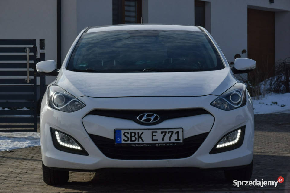 Hyundai i30 14B 2015r Navi Kamera 121 manualna Majdan Sieniawski