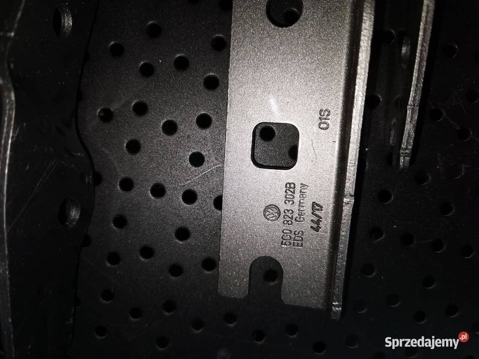 NOWE VW GOLF 7 5G0823302B 5G0823301B ZAWIASY pomorskie Luzino