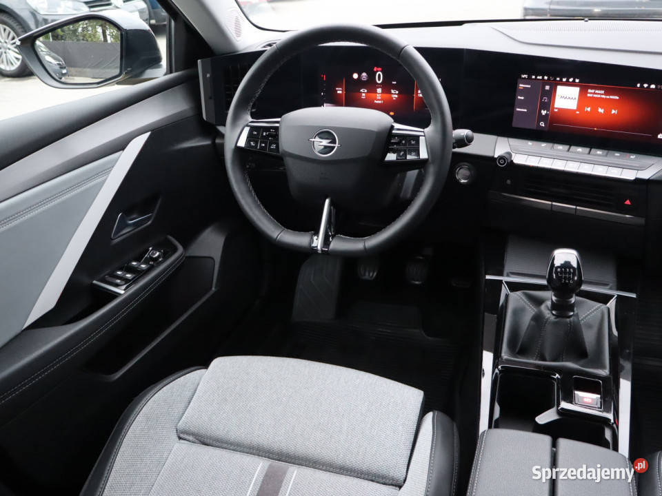 Opel Astra 12 Turbo światła przeciwmgielne Astra Katowice