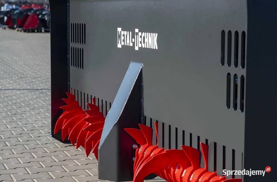 Wyrównywacz pryzm kiszonkowych MetalTechnik Piła