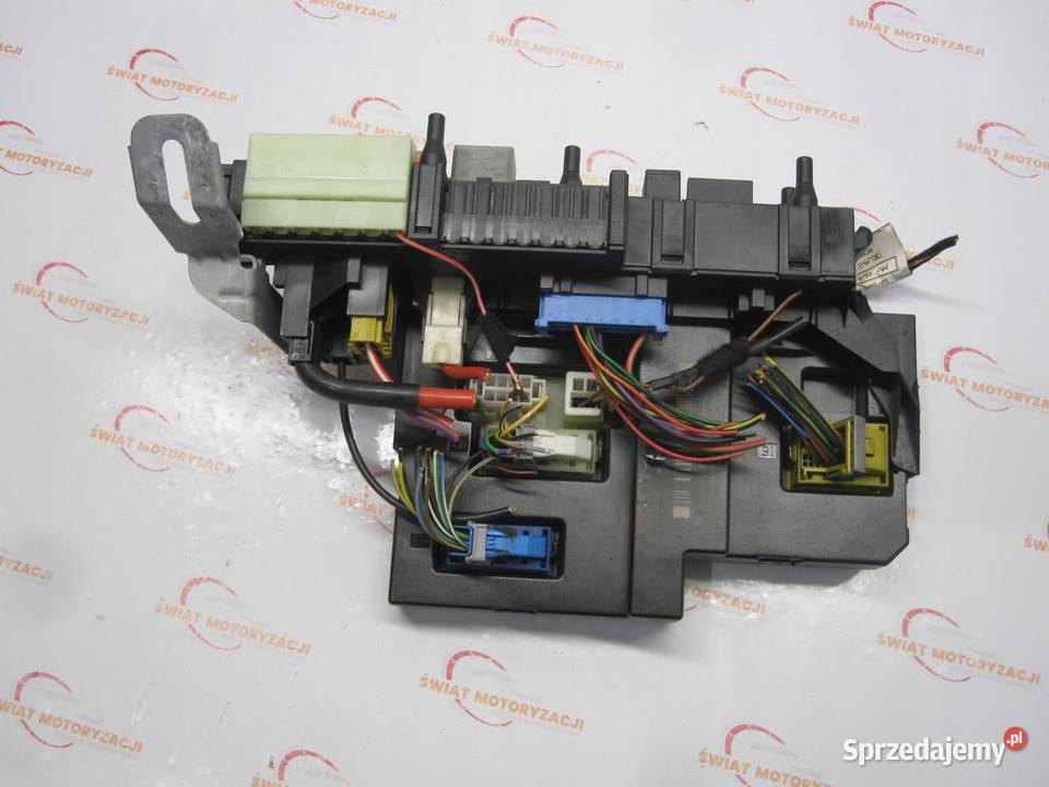 MERCEDES W204 07r skrzynka bezpieczników moduł Kielce